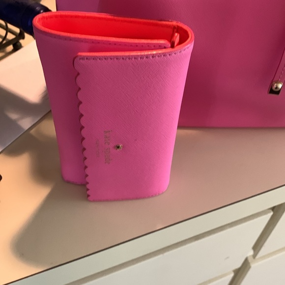 Kate Spade leather bag and matching wallet - Picture 2 of 7